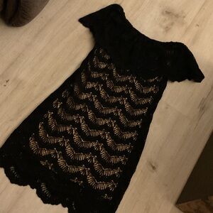 Nightcap Black Spanish Lace lined yellow odd the shoulder Mini Dress. Size 1